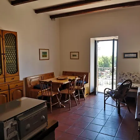 Miralago Apartment *